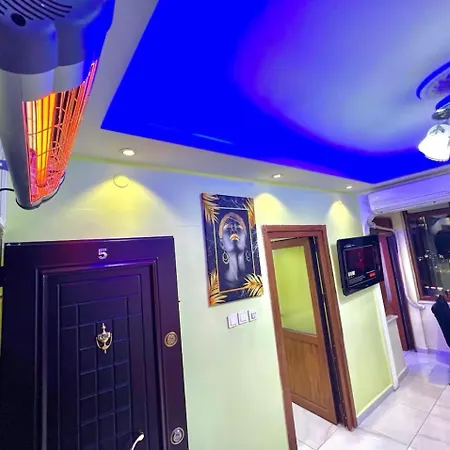 Istanbulun Kral Dairesi Asansoerlue Ve 2 Klimali アパート イスタンブール