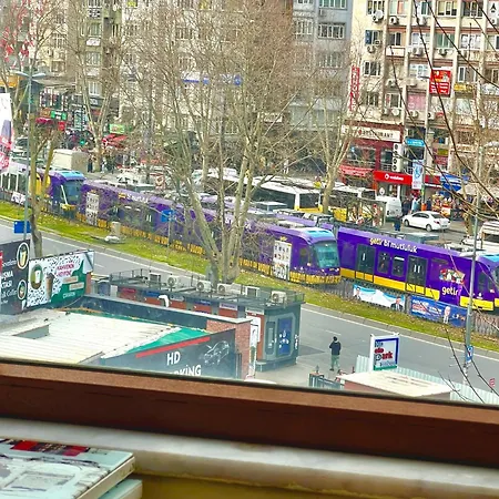 Apartament Istanbulun Kral Dairesi Asansoerlue Ve 2 Klimali Stambuł