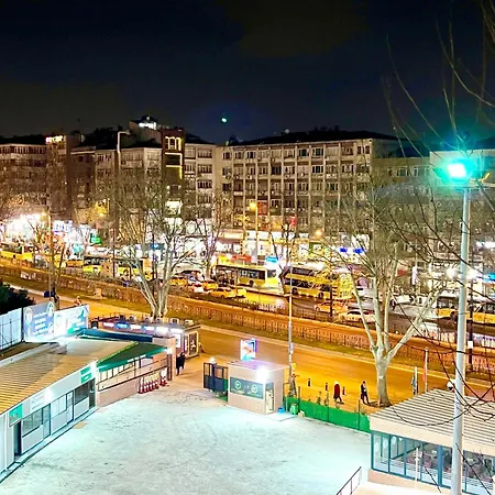 Lägenhet Istanbulun Kral Dairesi Asansoerlue Ve 2 Klimali