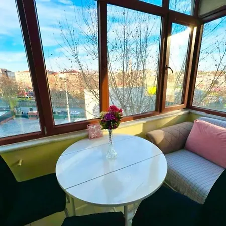 Appartement Istanbulun Kral Dairesi Asansoerlue Ve 2 Klimali Istambul