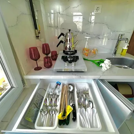Appartement Istanbulun Kral Dairesi Asansoerlue Ve 2 Klimali