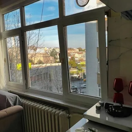 Istanbulun Kral Dairesi Asansoerlue Ve 2 Klimali Appartement Istambul