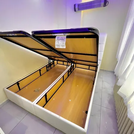 Istanbulun Kral Dairesi Asansoerlue Ve 2 Klimali Appartement Istambul