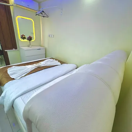 Istanbulun Kral Dairesi Asansoerlue Ve 2 Klimali Appartement *